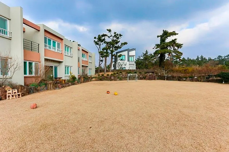 Jeju Nangbile House Pension