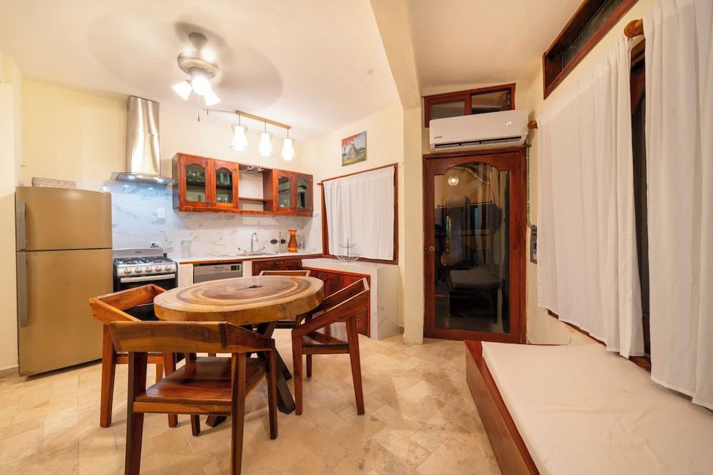 Condo with private cenote on 5Av - Sacbe