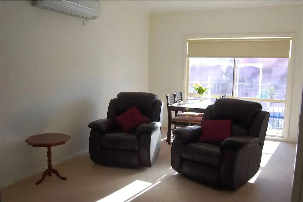 Aarinda Holiday Apartments