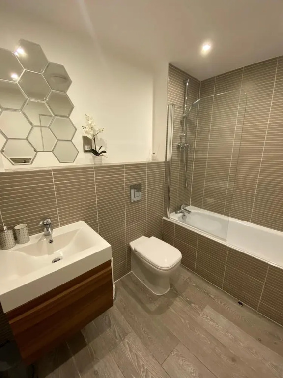 Queens House Suite