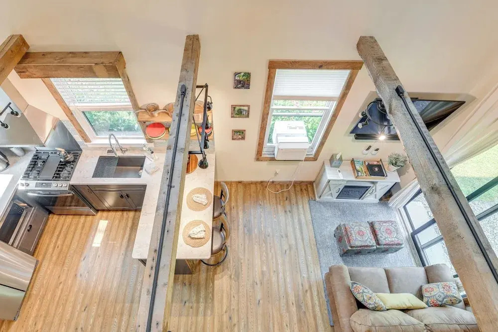 Historic Charm + Modern Luxury: 6 Mi to Stowe Mtn
