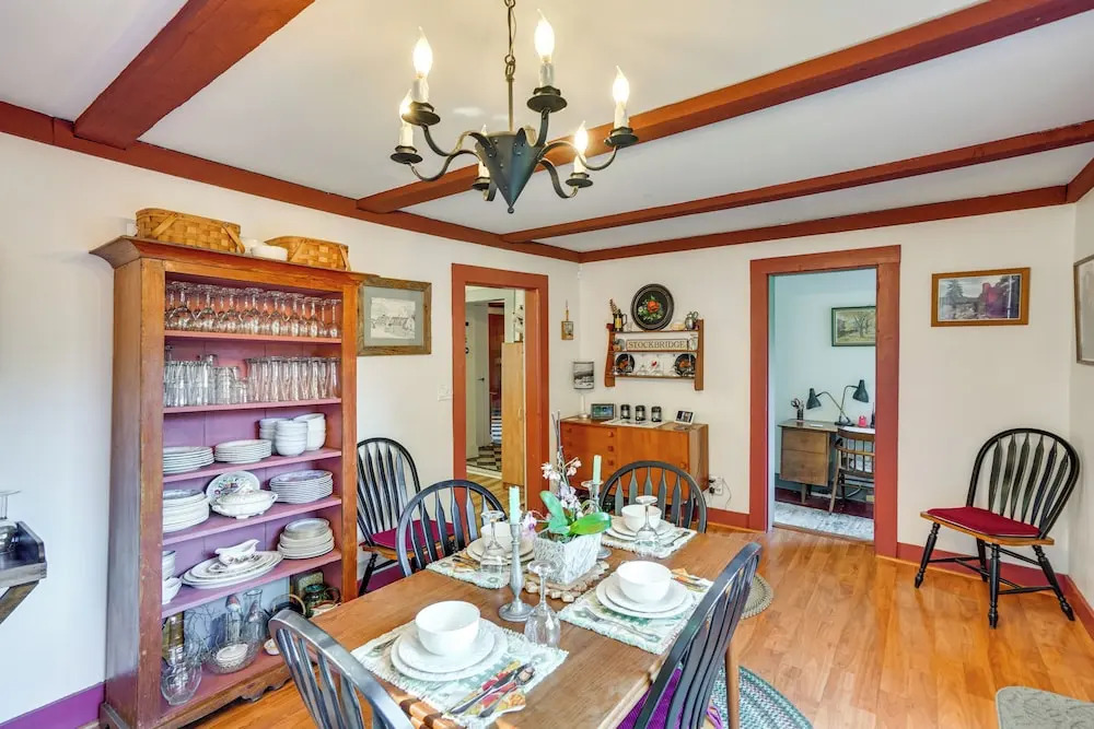 Tranquil 3 BR Stockbridge House w/ Private Deck!