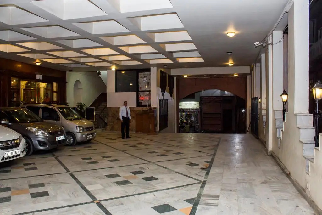 Hotel Maharani Plaza