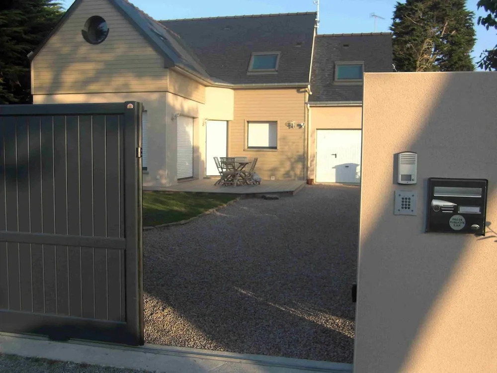 House With 4 Bedrooms in Lancieux, With Wonderful City View, Enclosed