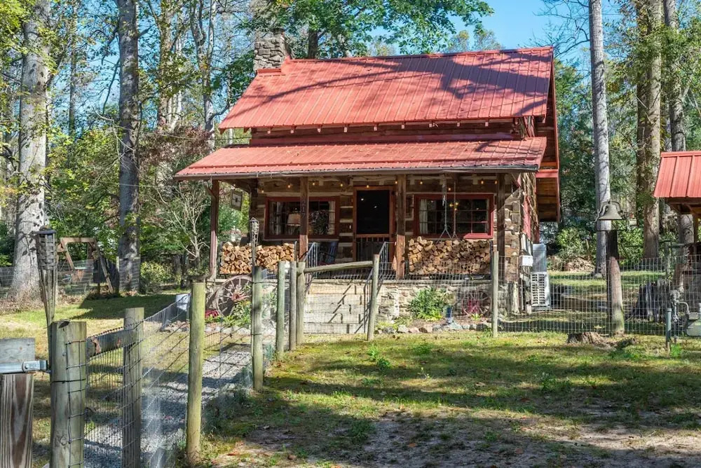 Historic Log Cabin Quiet Return to Simpler Days