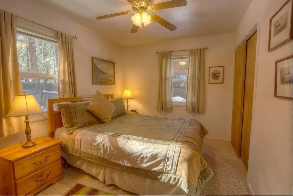 Breezy Pines Cabin 4 Bedroom Home by RedAwning