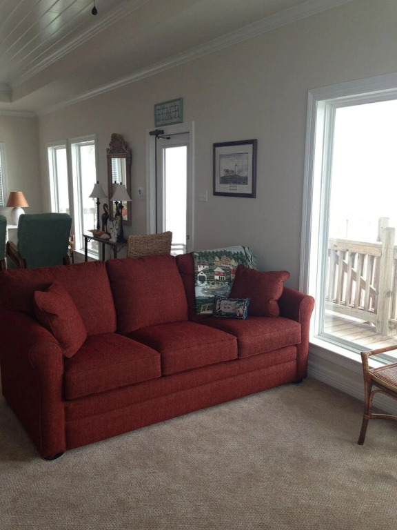 Shore Haven 2 Bedroom Home by RedAwning
