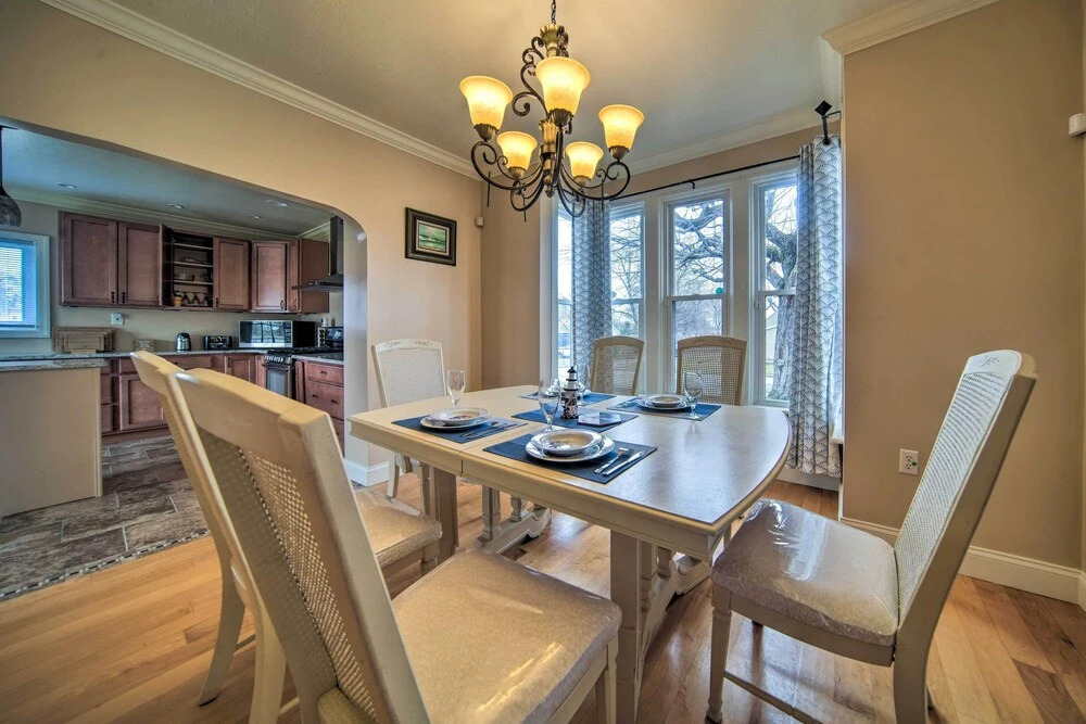 1 Block to Bridge Street: Lake Erie Vacation Home