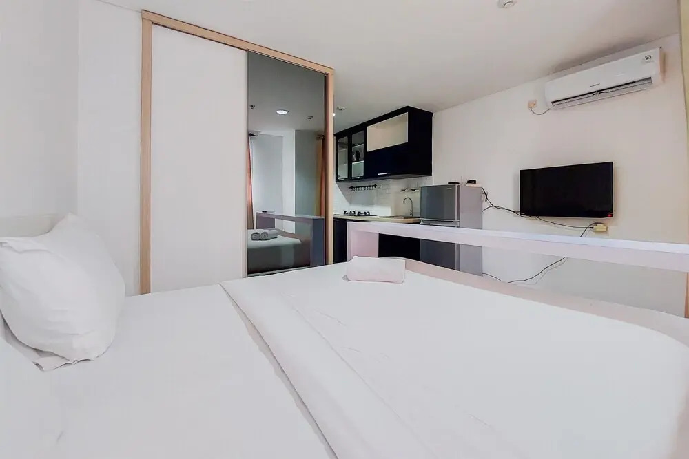 Well Furnished And Comfy Studio Bintaro Icon Apartment