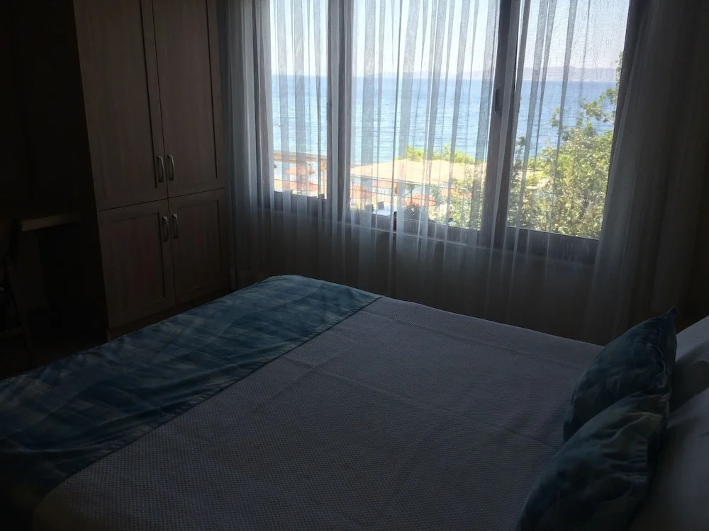 Yelkovan Ada Evi