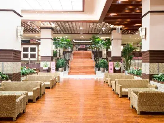 Tangland Hot Spring Hotel (Shanghai Changqing)