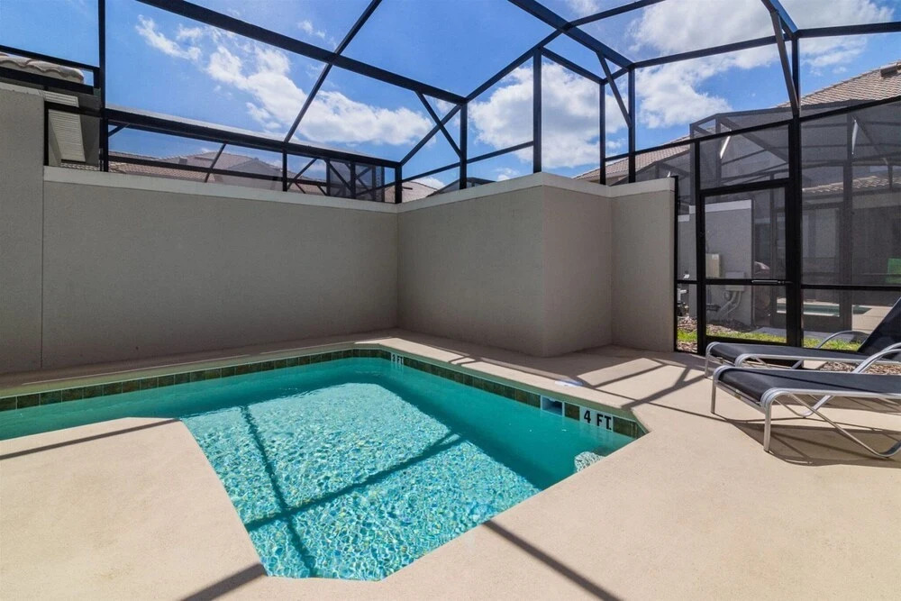 4BR 3BA Town Home in Storey Lake