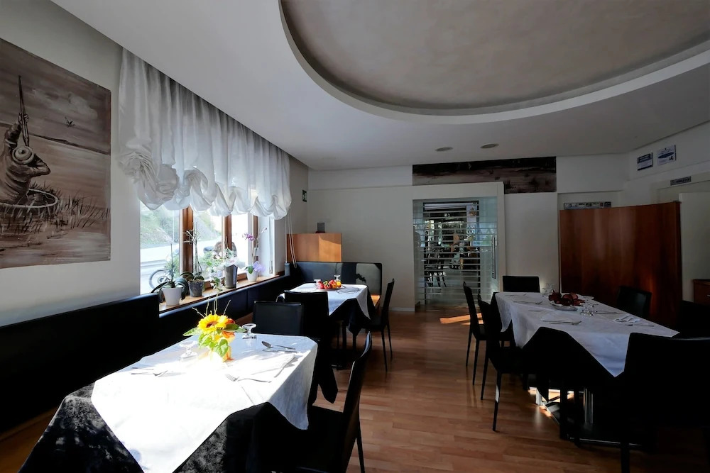 Albergo De March