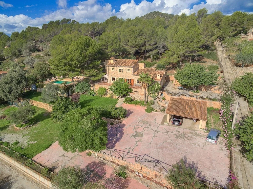 New! Villa Alaro by Priority