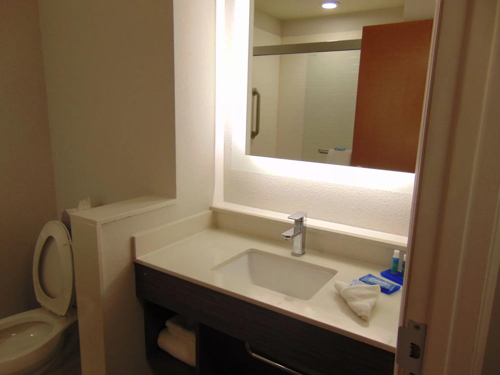 Holiday Inn Express & Suites Boynton Beach by IHG