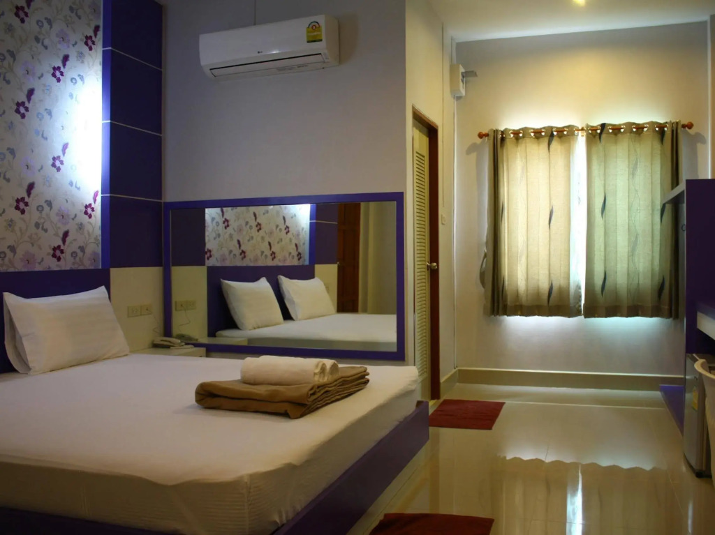 Sabai EZ Hotel