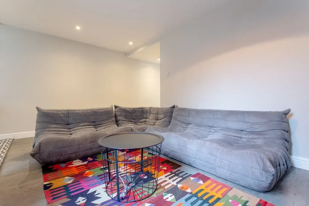 Spacious 1 Bedroom Flat With Garden