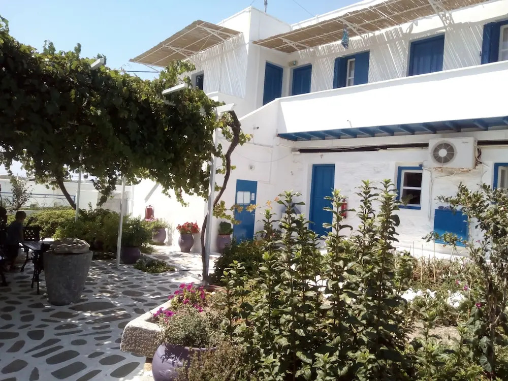 Politimi studios