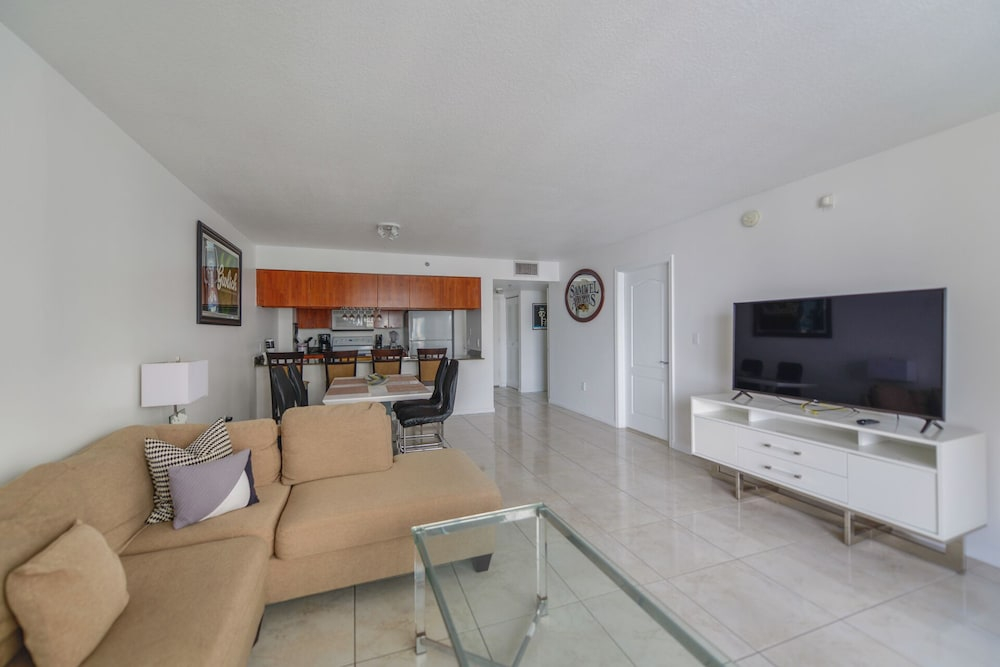 Brickell Bay 3304