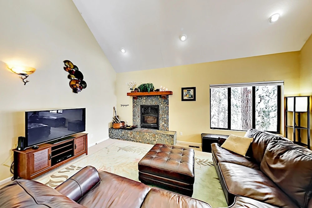 13784 Truckee - 4 Bedroom Home