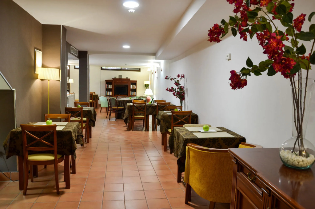 I AM La Posada Hotel and Apartment