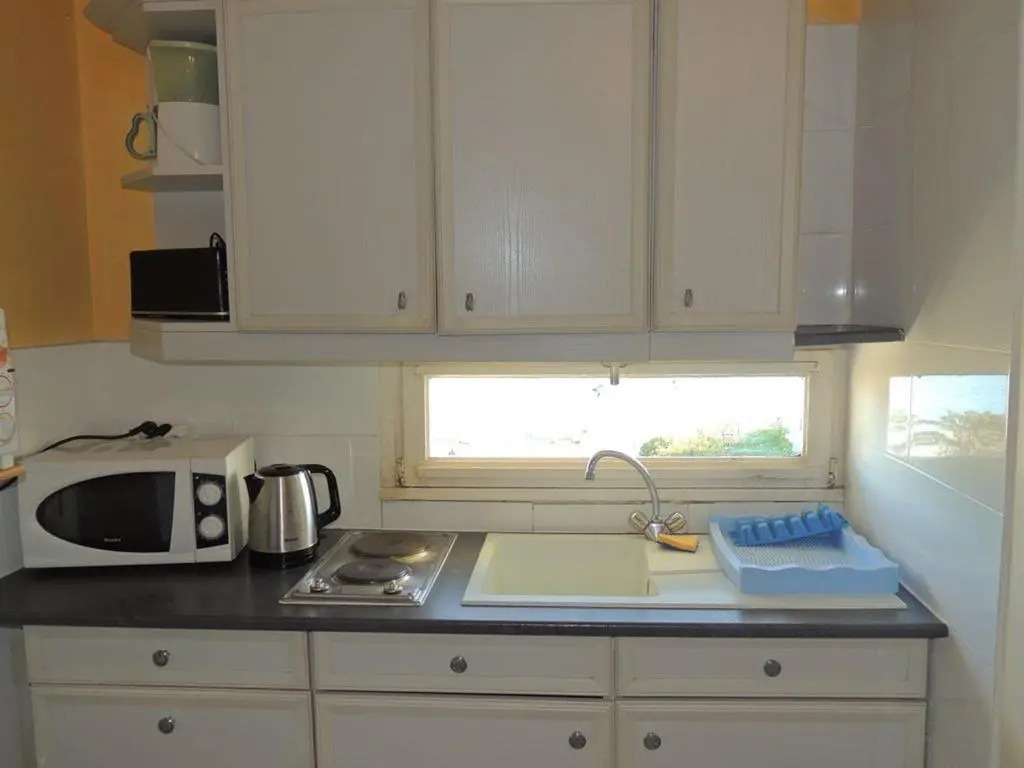 Appartement Balaruc-les-Bains, 1 pièce, 2 personnes - FR-1-571-2
