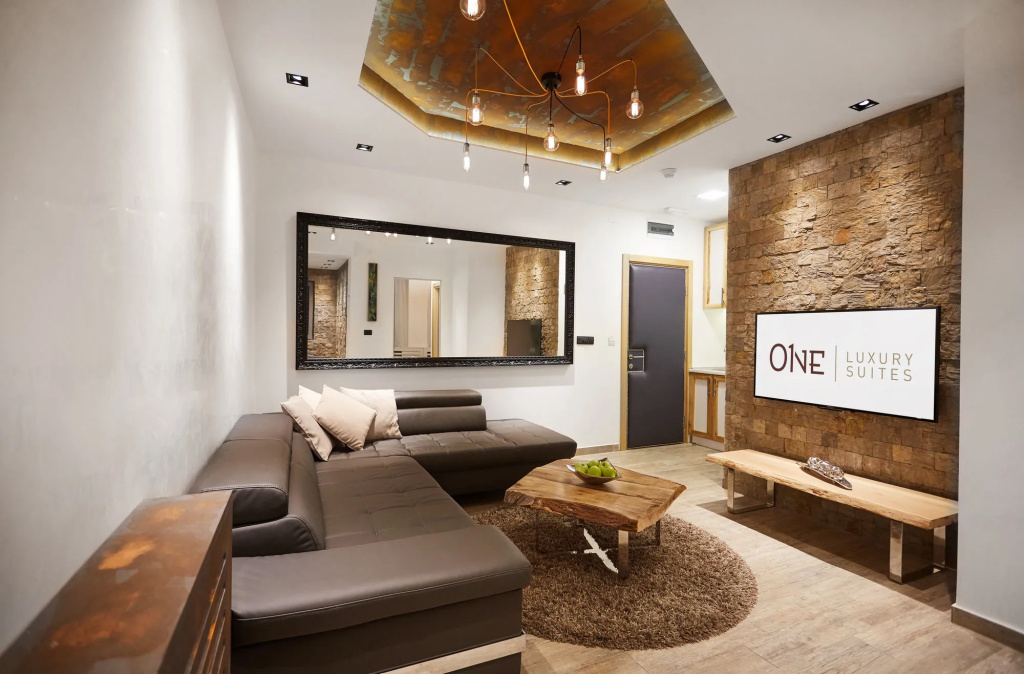 One Luxury Suites