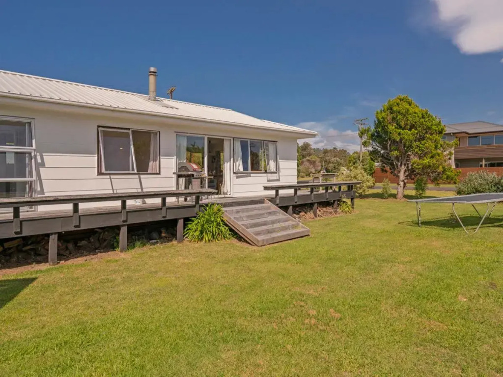 Silver Sands - Cooks Beach Holiday Home