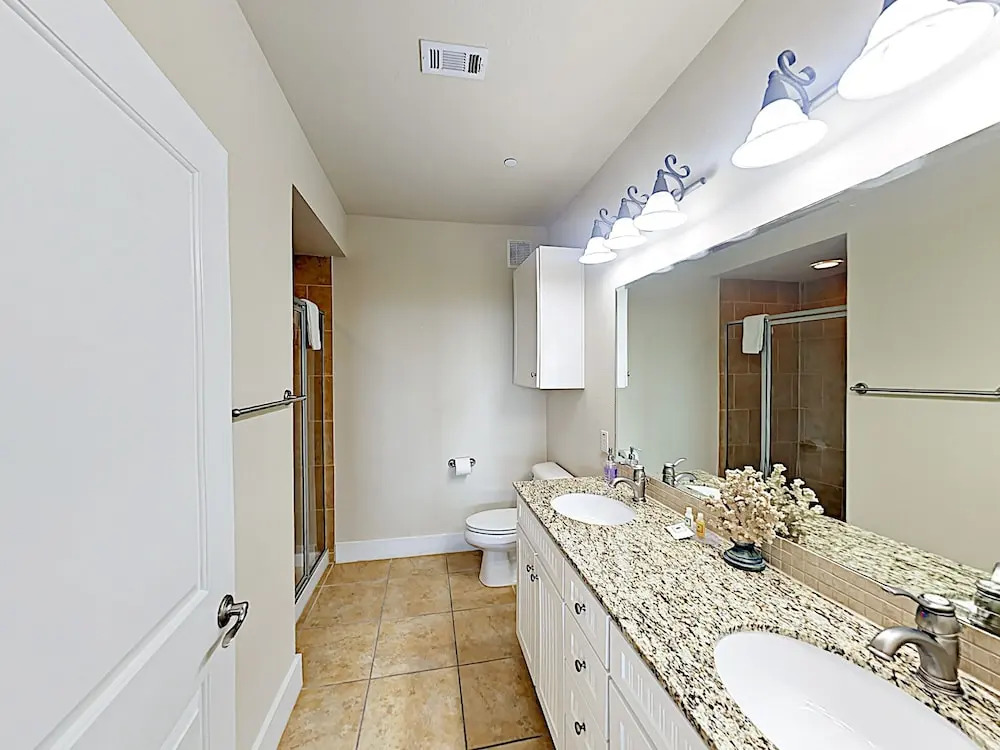 New Listing! Bay-view Gem W/ Pool, Hot Tub & Beach 2 Bedroom Condo