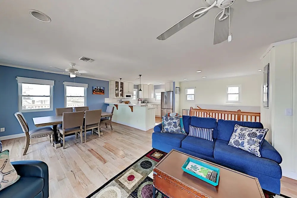 Hercules By The Sea W/ Expansive Deck & Patio 4 Bedroom Home
