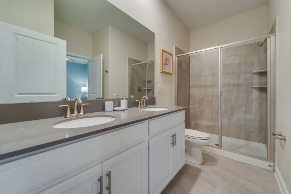 ChampionsGate 9 Bedroom Pool Home with Game Room 9 Home