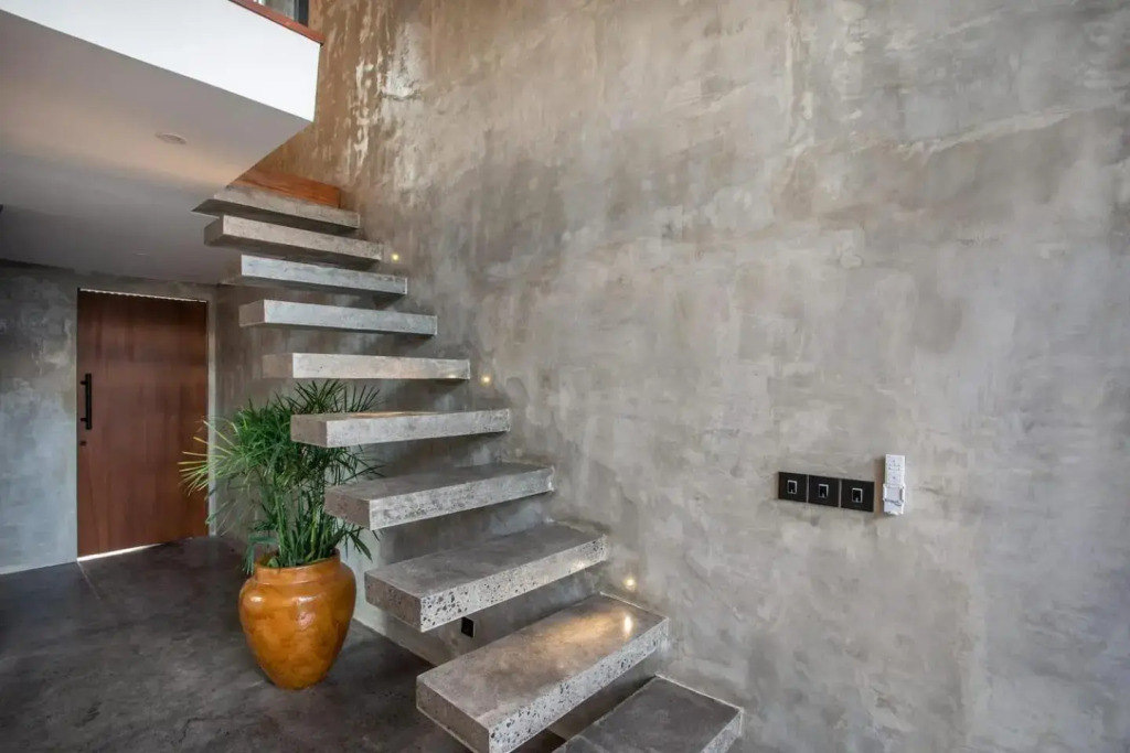 Echo Beach Apartment 100m to beach