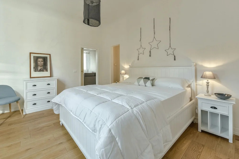 Oltrarno Elegance