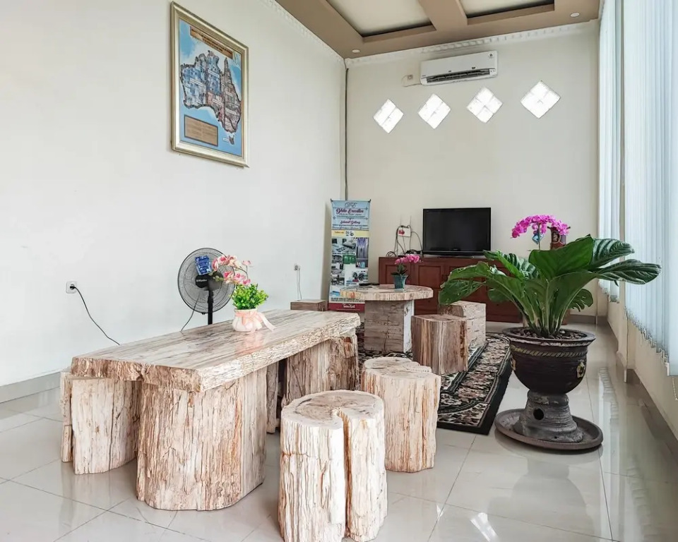 RedDoorz Plus Syariah near Simpang Rimbo Jambi 2