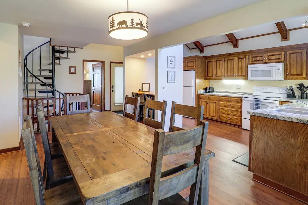 1/4 Mi to Golf & Skiing! Sugar Mountain Getaway