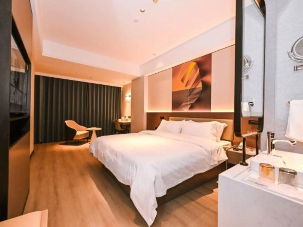 Orange Hotel Qingdao Jimo Ancient City Baolong Plaza
