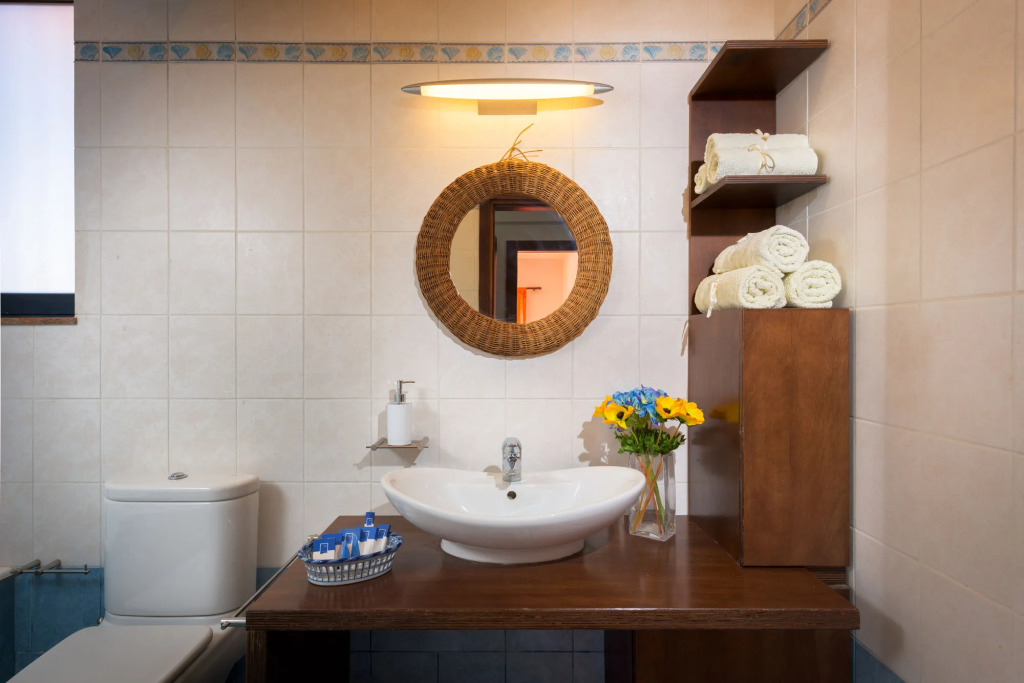 CRISTELIA SEAFRONT & POOL VILLA