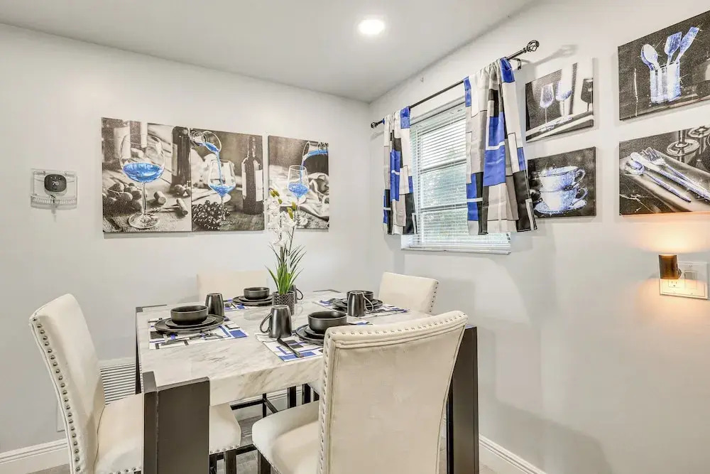 3 Mi to Port Everglades: Modern Getaway w/ Yard