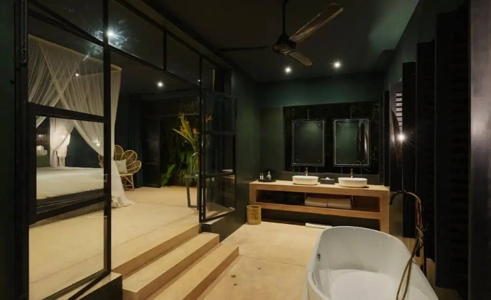 Cool and Contemporary Hilltop Villa With Ocean Views