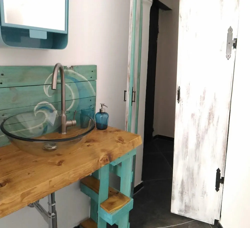 Blue Room Apartment