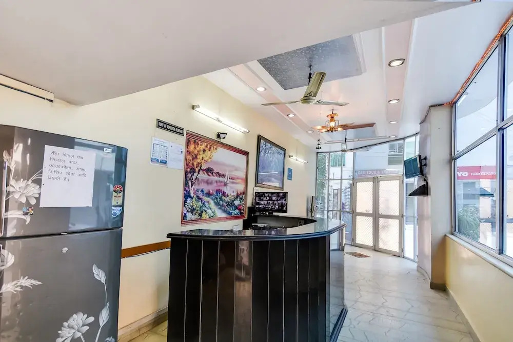 SPOT ON 49335 Hotel Alwin