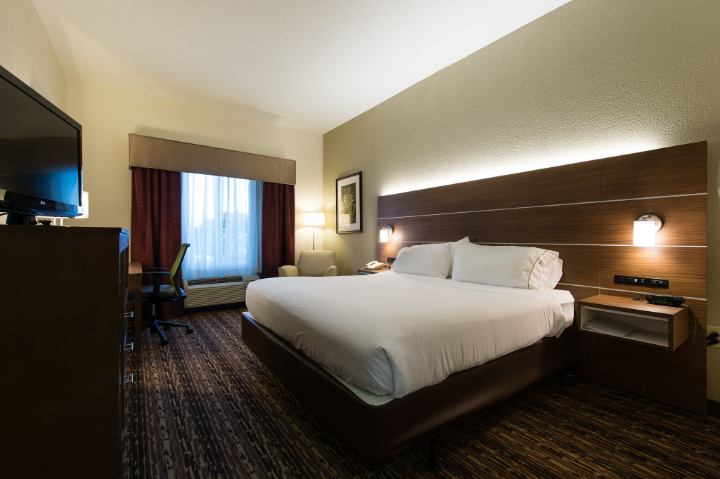 Holiday Inn Express & Suites Walterboro by IHG