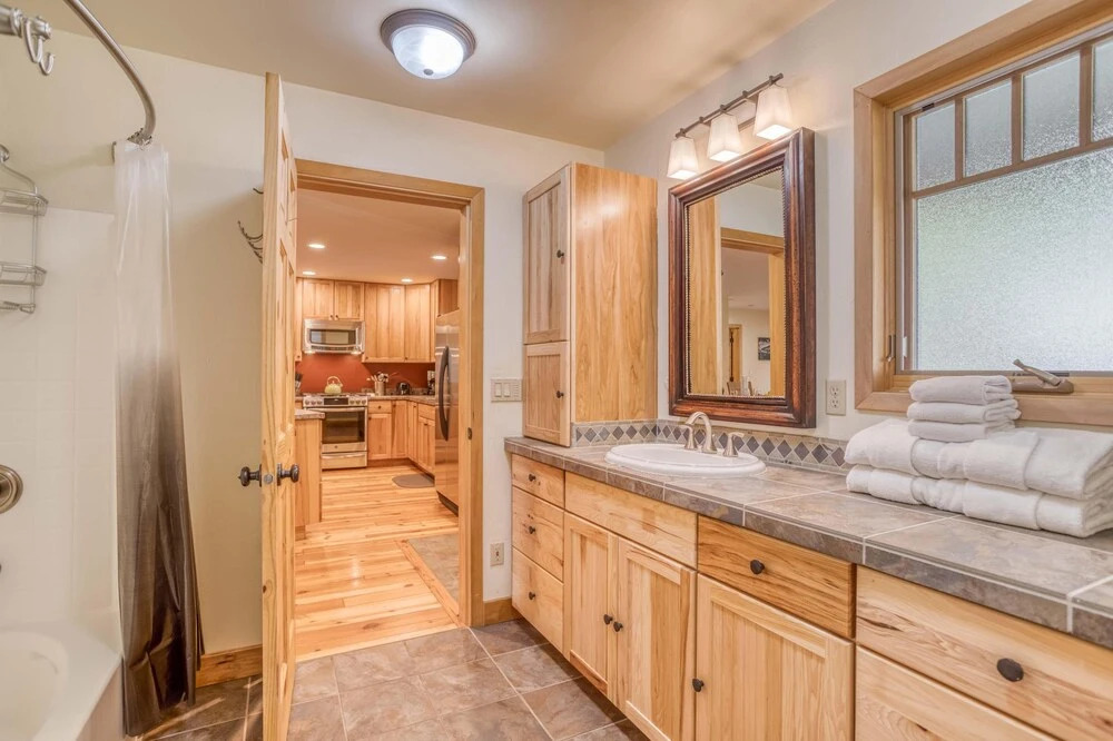 The Settle Inn Riverfront Retreat
