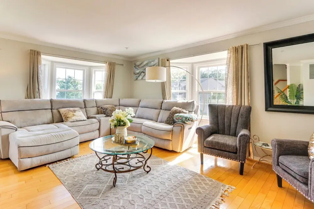 < 2 Mi to Dtwn Hagerstown: Townhome w/ Fireplace
