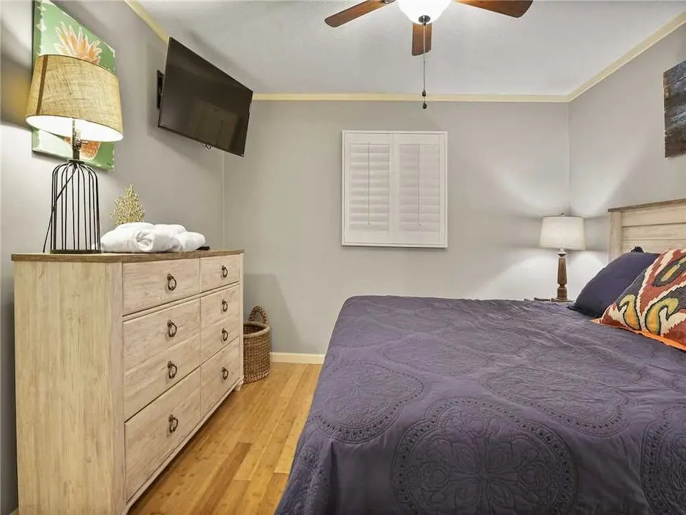 Beach & Tennis Admirals Row 320 - Two Bedroom Condo