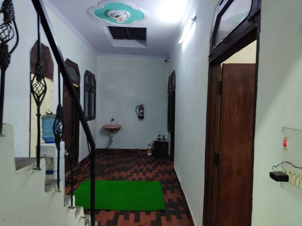 Hotel O Sector 12 Ghaziabad