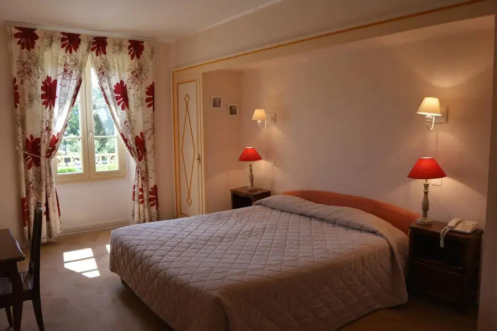 Le Cro-Magnon - hôtel - piscine - climatisation