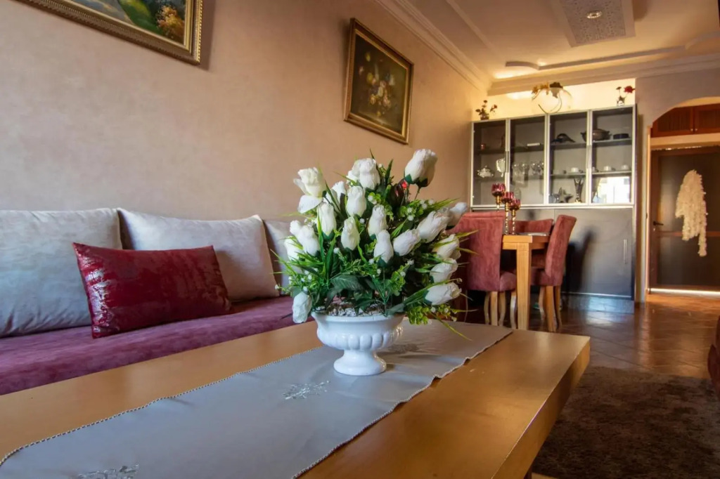 A Modern CBD APT with Pool & Gym - 2 min walk to Beach