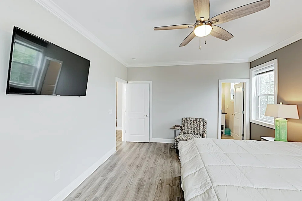 Brand-new W/ Pool & Theater -- Near Beach! 6 Bedroom Home