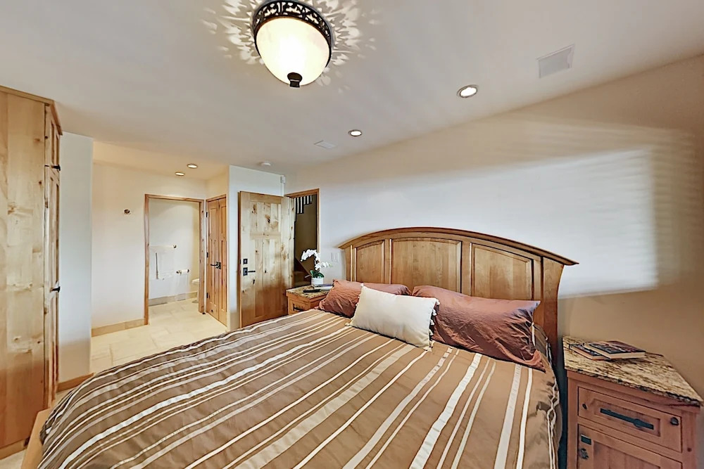 400fairg 3 Bedroom Condo